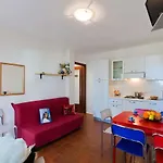 Apartment In 24546 *